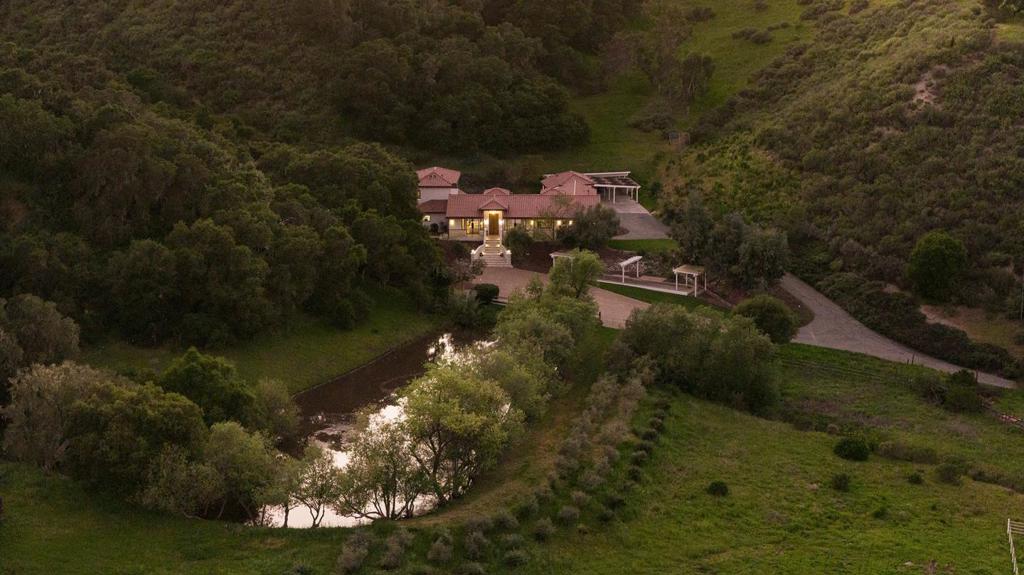 372 Corral De Tierra Road Property Photo 3