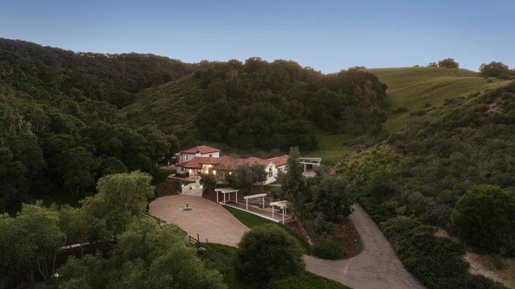 372 Corral De Tierra Road Property Photo 4