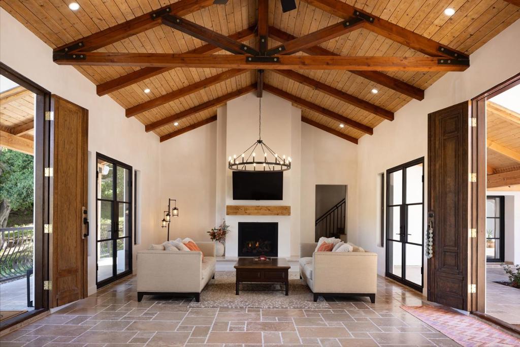 372 Corral De Tierra Road Property Photo 16