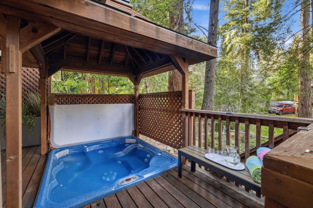 220 Lake Drive Property Photo 44