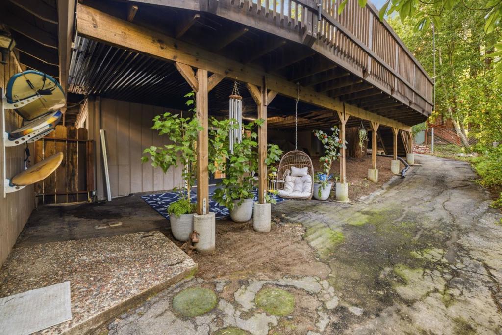 220 Lake Drive Property Photo 51