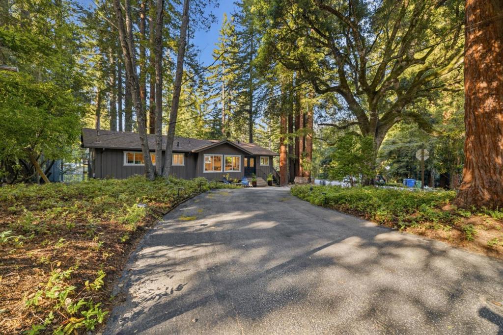 220 Lake Drive Property Photo 61