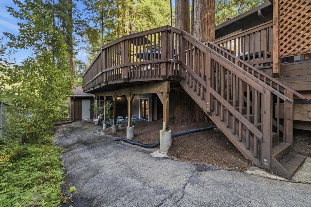 220 Lake Drive Property Photo 75