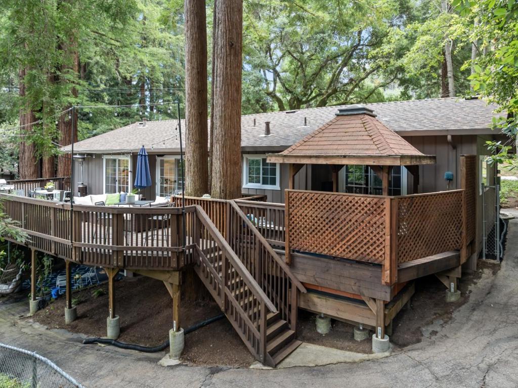 220 Lake Drive Property Photo 78