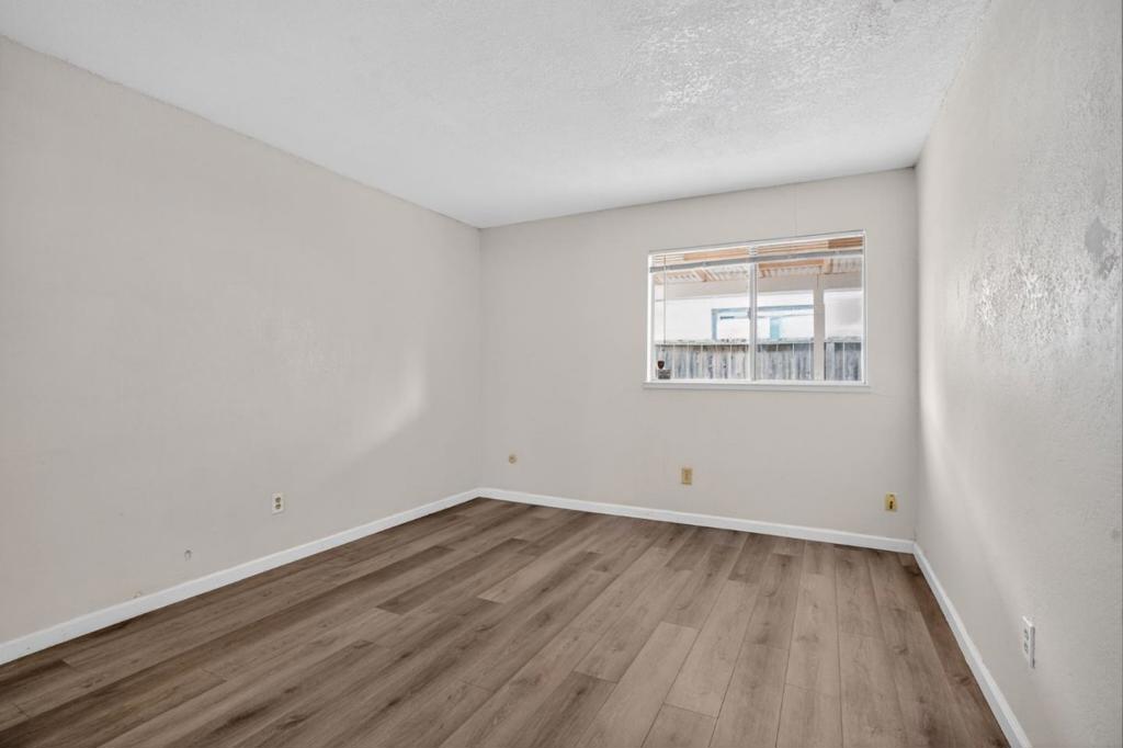 2524 Pemberton Court Property Photo 16
