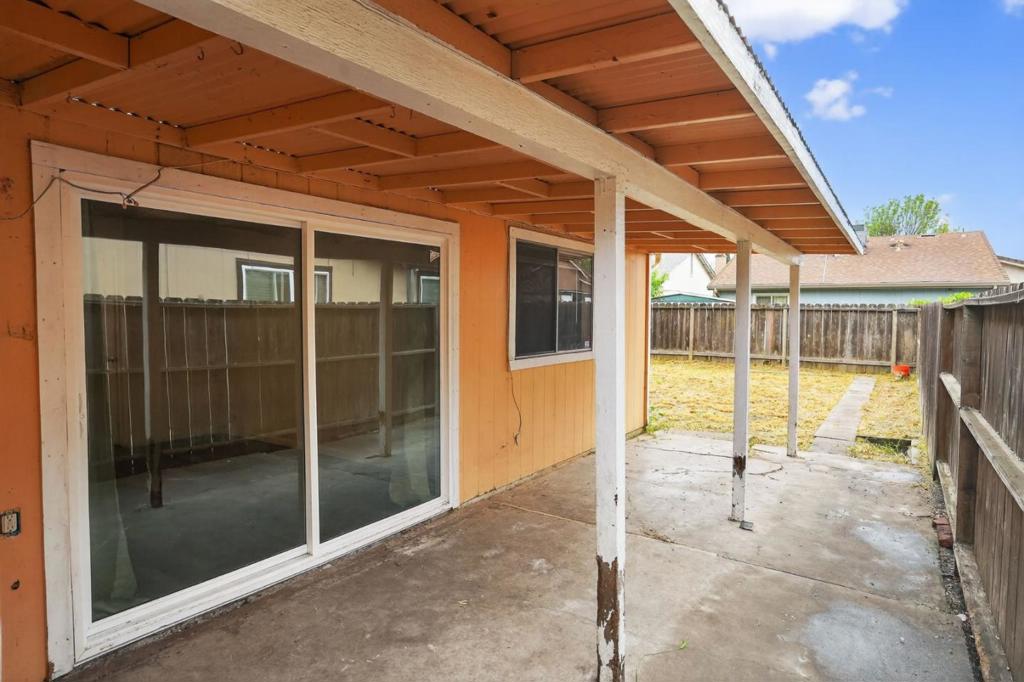 2524 Pemberton Court Property Photo 23