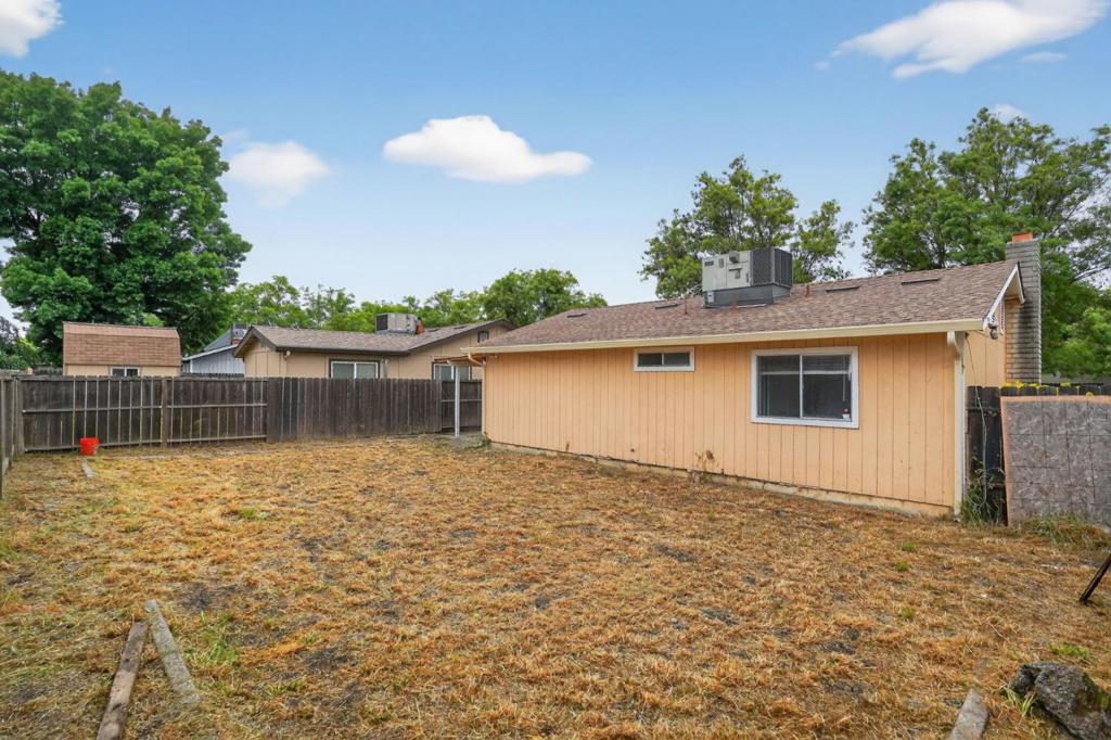 2524 Pemberton Court Property Photo 25