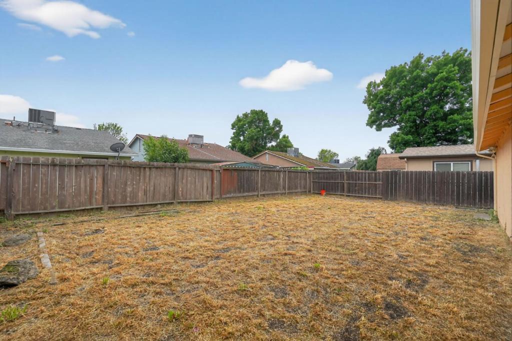 2524 Pemberton Court Property Photo 27