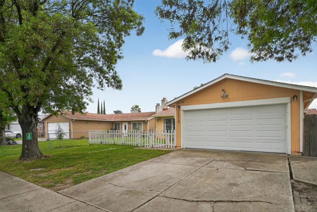 2524 Pemberton Court Property Photo 31
