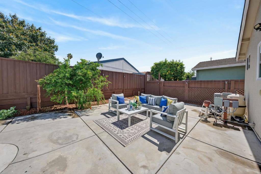 184 Sun Blossom Drive Property Photo 24