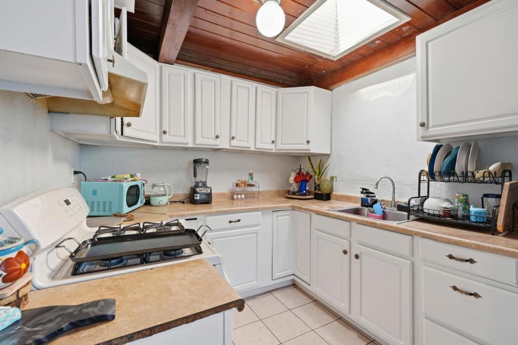 333 W 4th Street Property Photo 9
