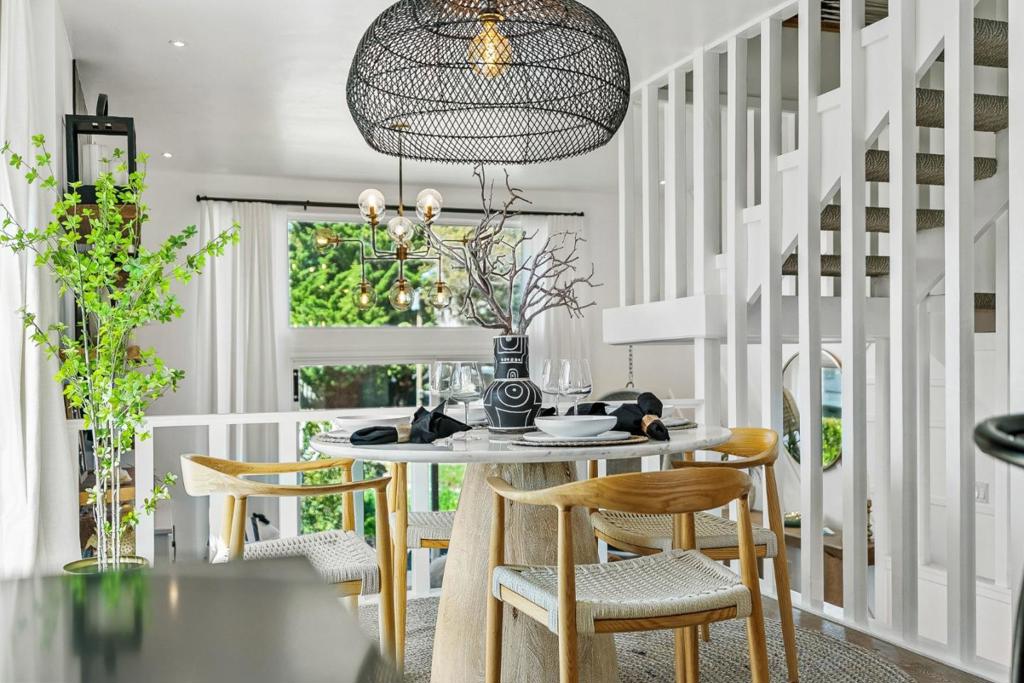 37 La Playa Street 37 Property Photo 6