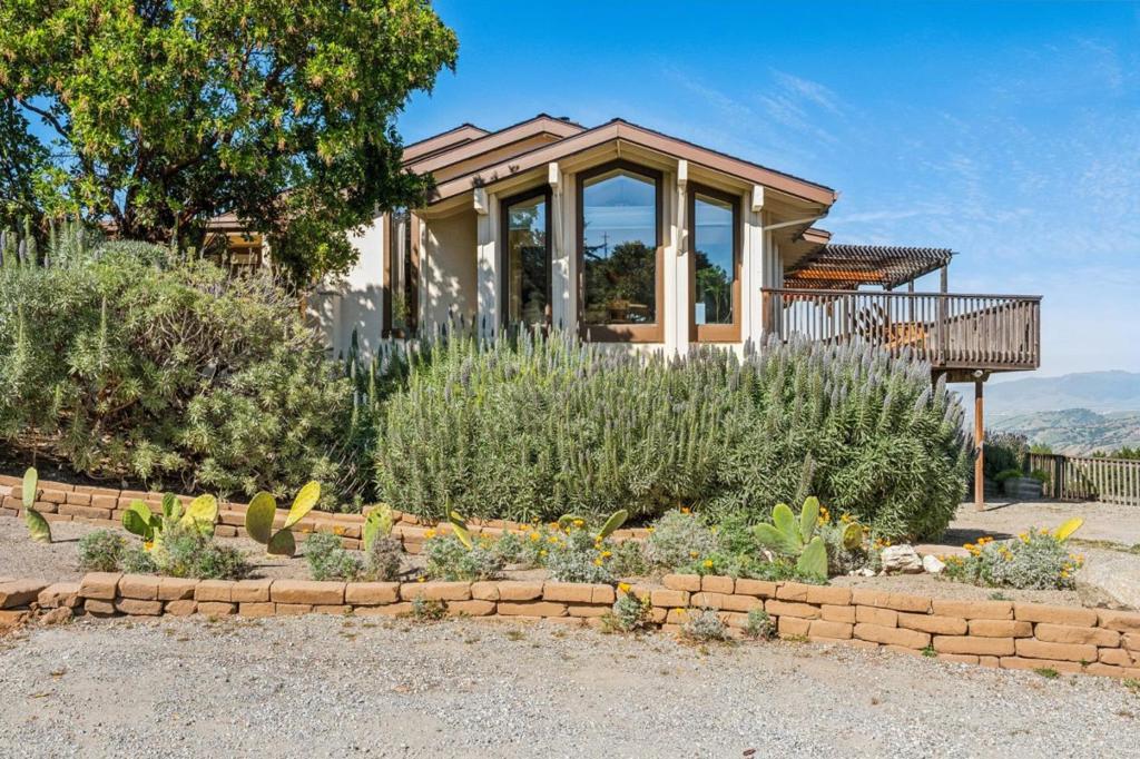 26245 Rinconada Drive Property Photo 3
