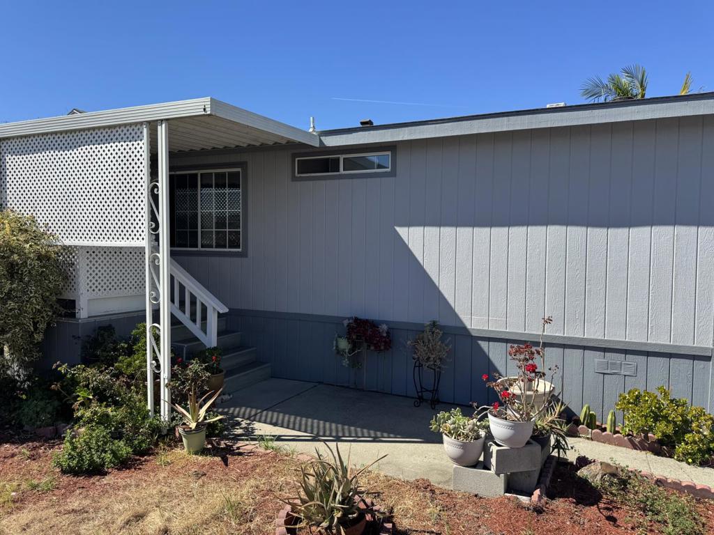 1085 Tasman Drive 416 Property Photo 2