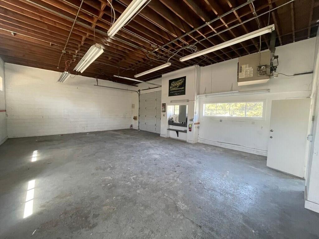 780 Old County Road Property Photo 19