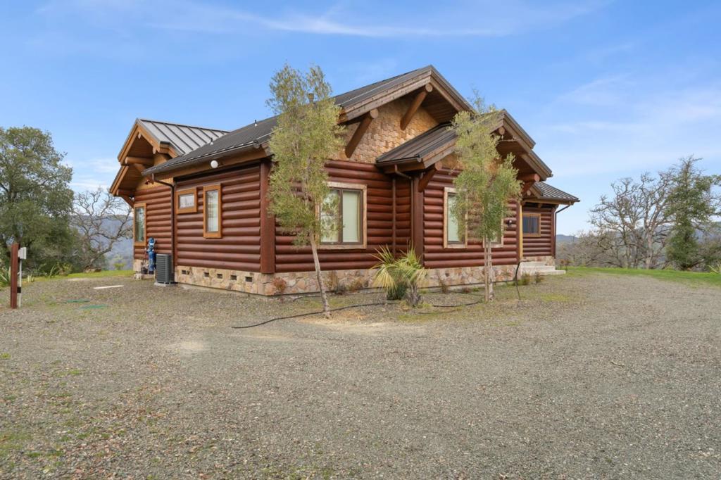 1525 Headlands Drive Property Photo 4