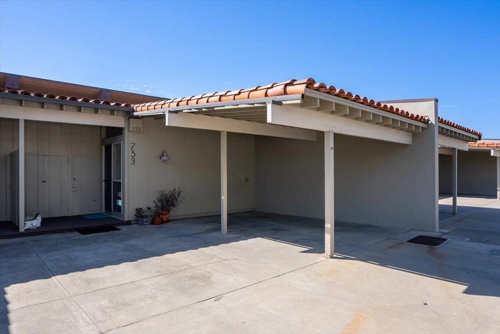 753 The Shoreline Property Photo 7