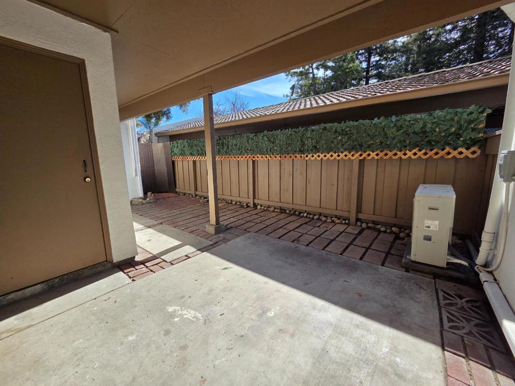 2201 Monroe Street 301 Property Photo 5