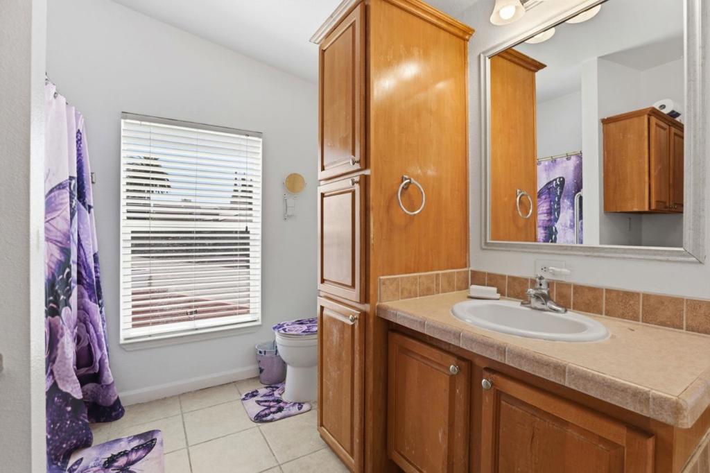 500 W 10th Street 119 Property Photo 15