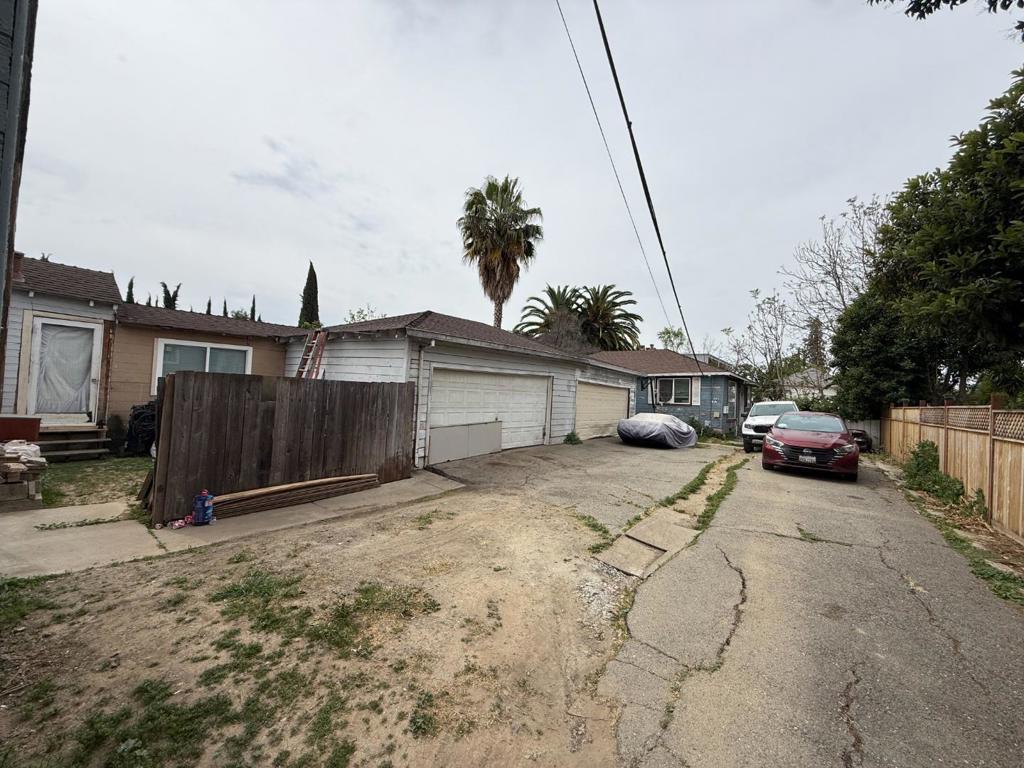 581 Illinois Avenue Property Photo 5