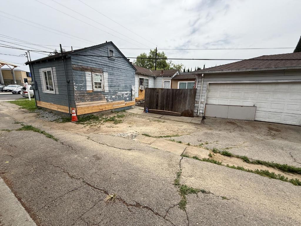 581 Illinois Avenue Property Photo 6
