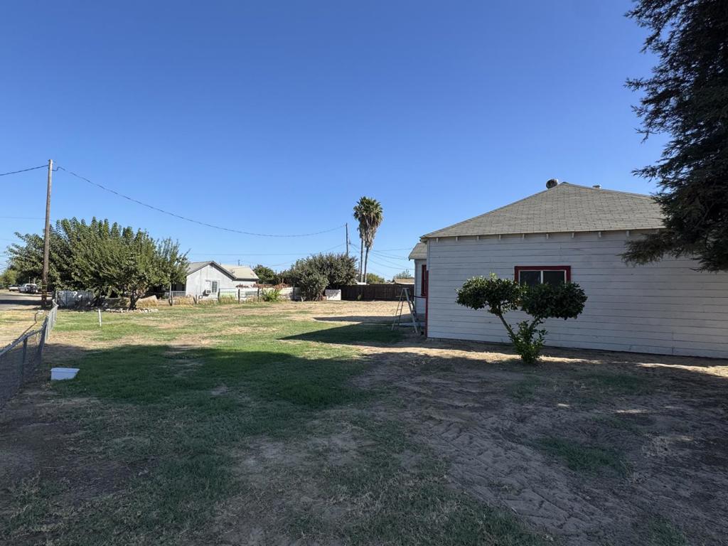 15926 Shell Street Property Photo 3