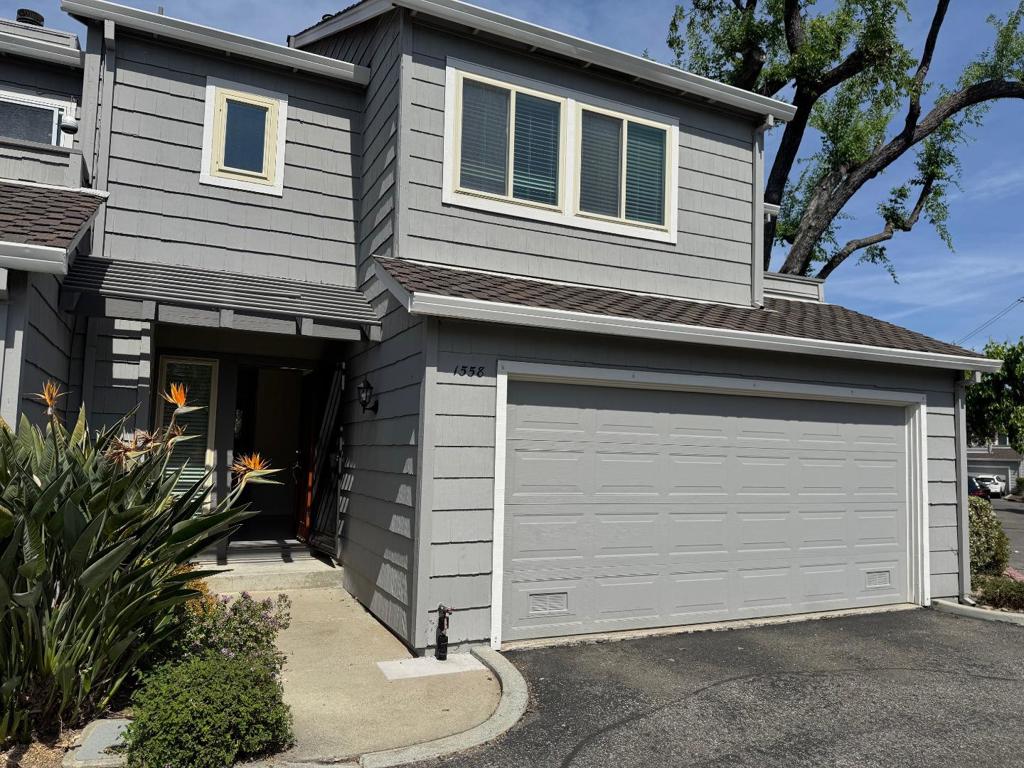 1558 Camden Village Circle Property Photo 1