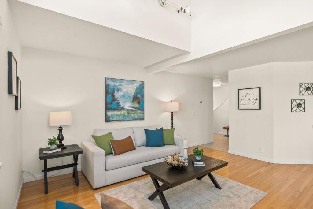 1558 Camden Village Circle Property Photo 10