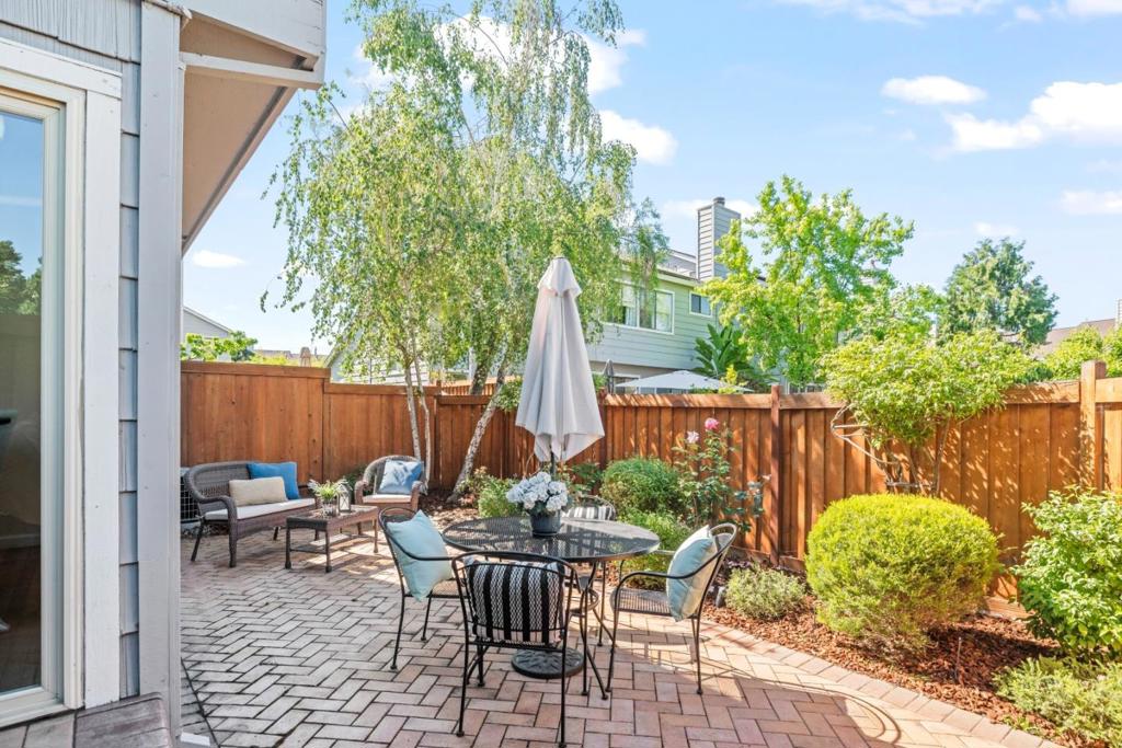 1558 Camden Village Circle Property Photo 20