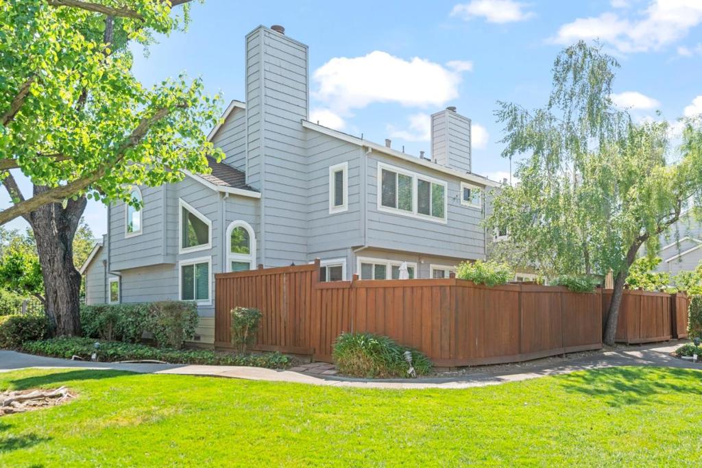 1558 Camden Village Circle Property Photo 21
