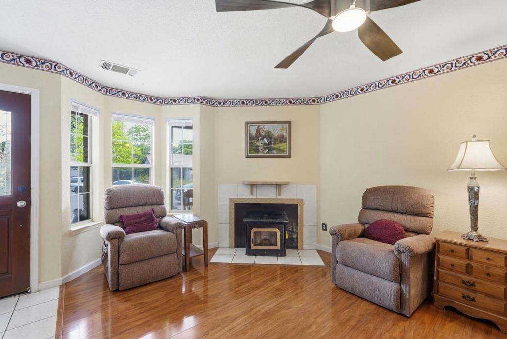 4514 Whimbrell Court Property Photo 10