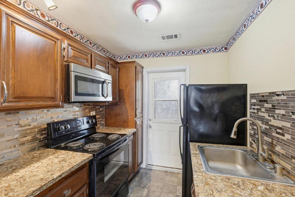 4514 Whimbrell Court Property Photo 11