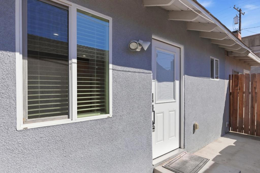 10788 Mercer Avenue Property Photo 3