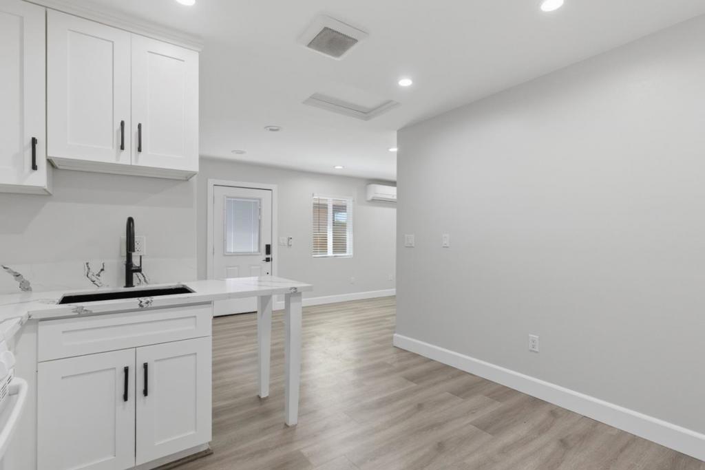 10788 Mercer Avenue Property Photo 12