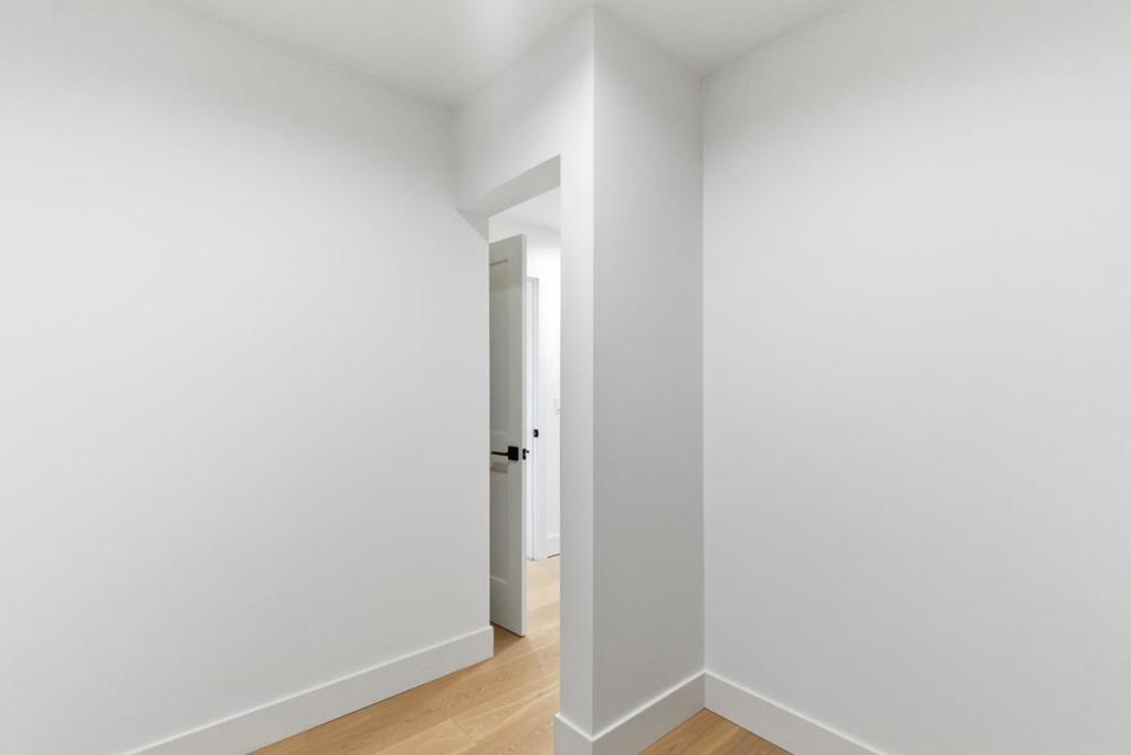 560 El Camino Real 207 Property Photo 25