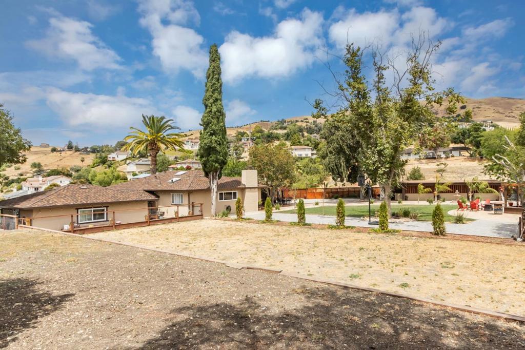 12405 Mount Hamilton Road Property Photo 4