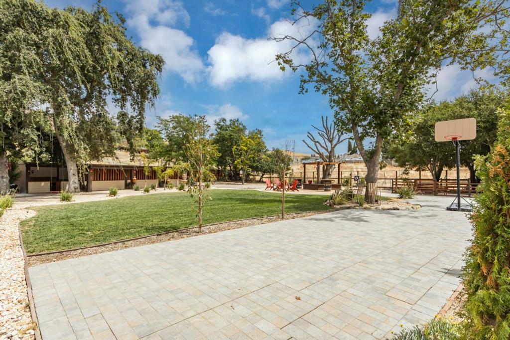 12405 Mount Hamilton Road Property Photo 8
