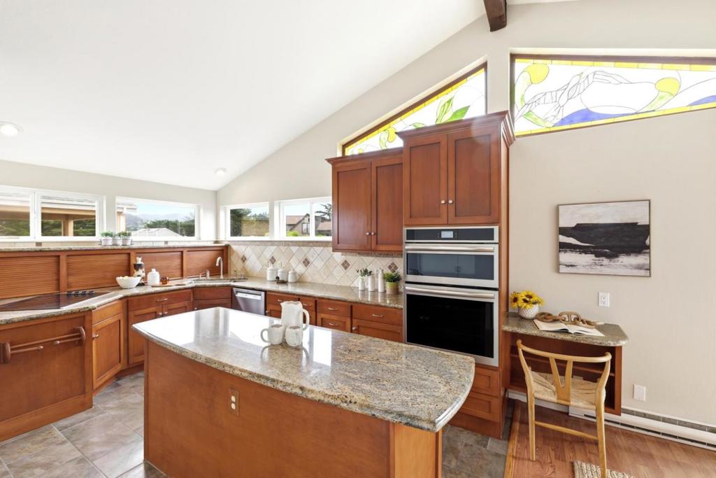 121 Bernal Avenue Property Photo 4
