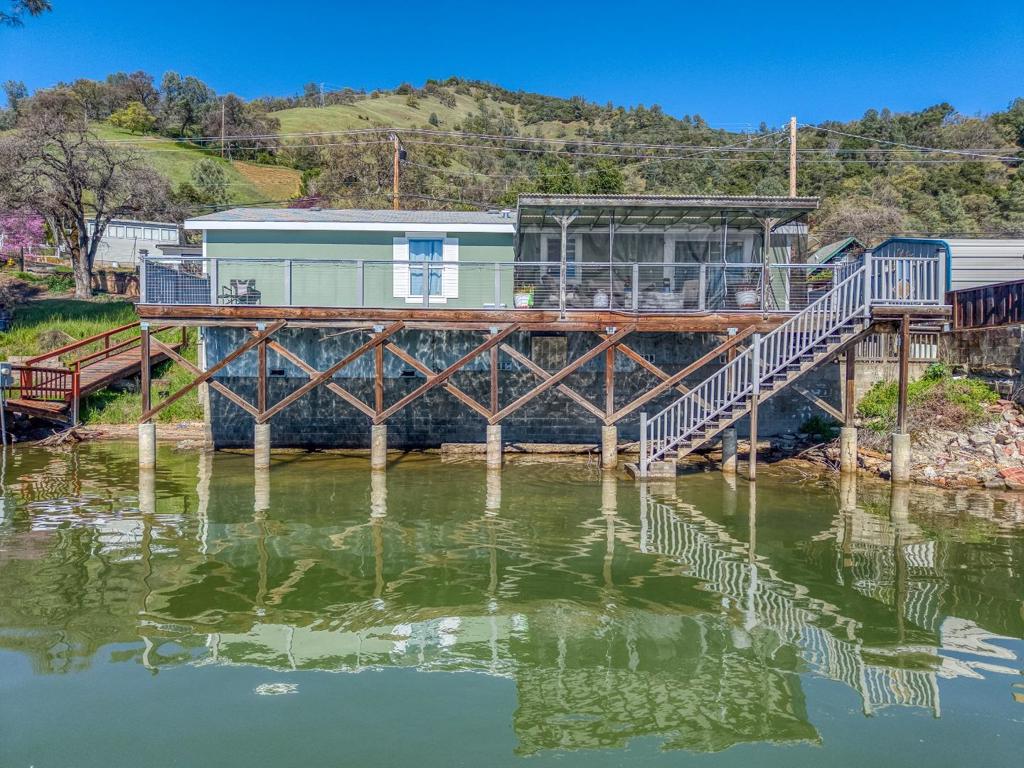 4315 Lakeshore Boulevard Property Photo 2