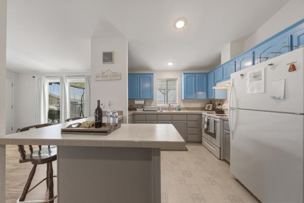 4315 Lakeshore Boulevard Property Photo 9