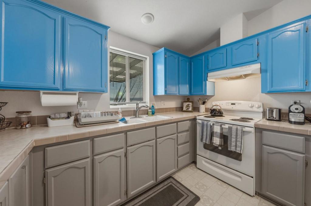 4315 Lakeshore Boulevard Property Photo 10