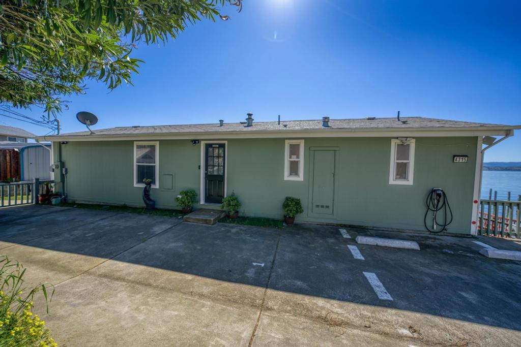 4315 Lakeshore Boulevard Property Photo 25