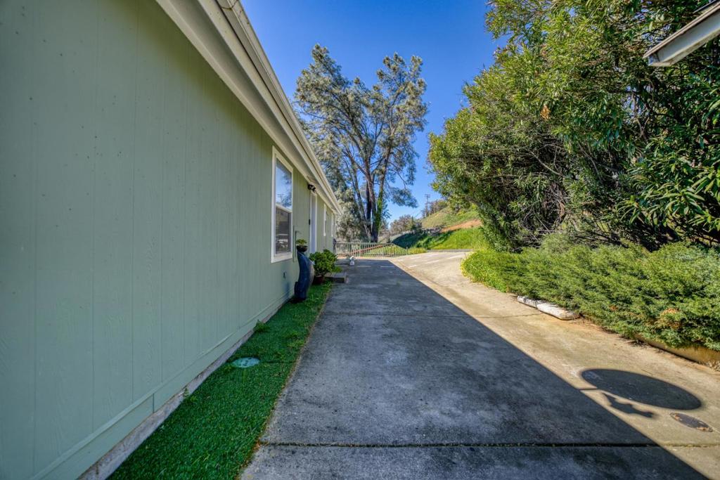 4315 Lakeshore Boulevard Property Photo 28
