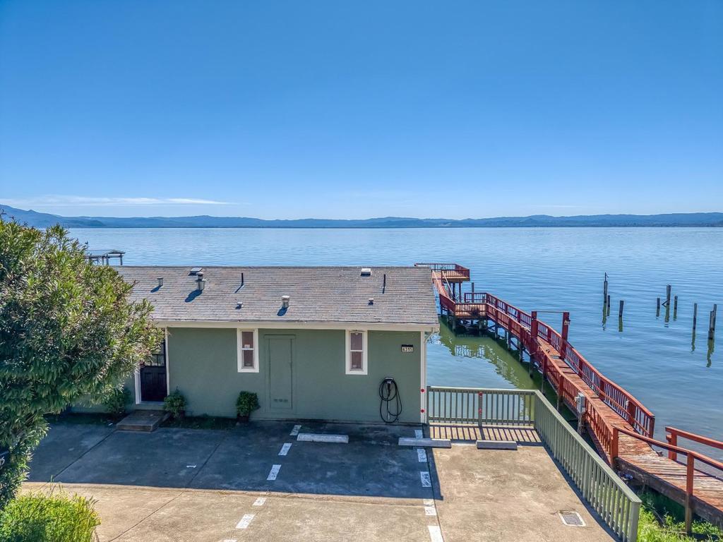 4315 Lakeshore Boulevard Property Photo 36