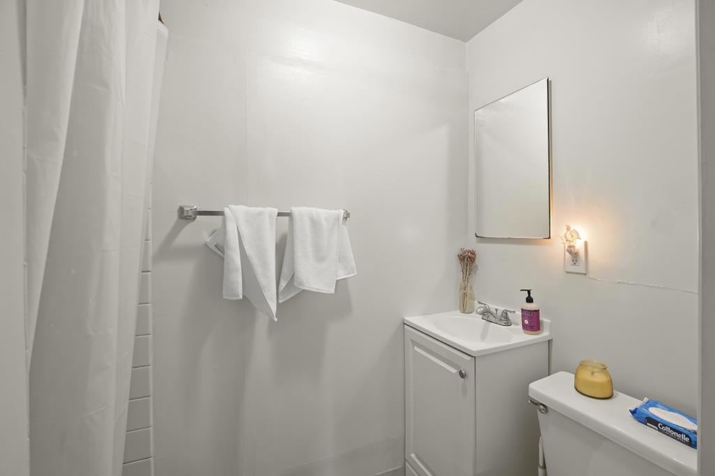 330 Athol Avenue Property Photo 7