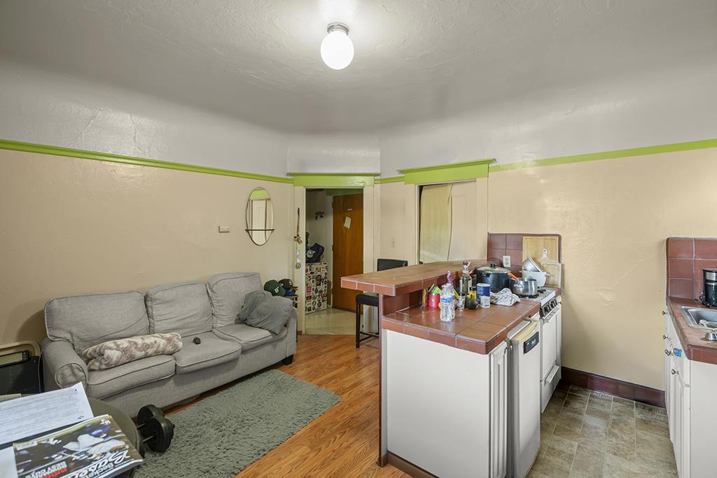 330 Athol Avenue Property Photo 8