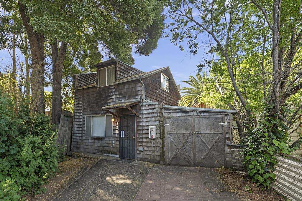 330 Athol Avenue Property Photo 12