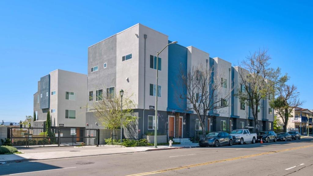 9873 Macarthur Boulevard F Property Photo 1