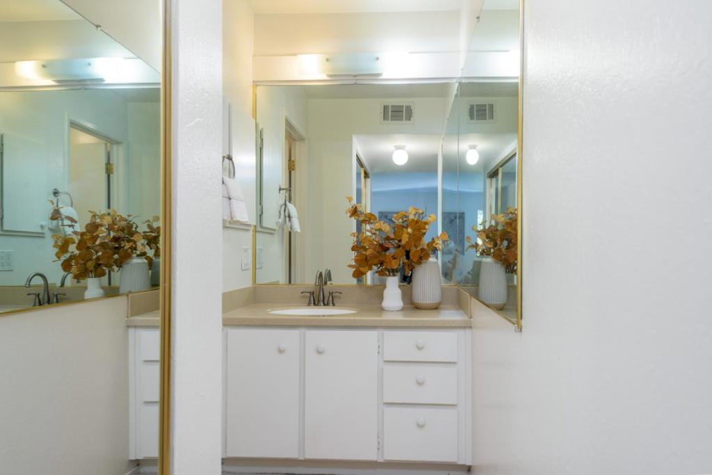 675 Sharon Park Drive 311 Property Photo 11