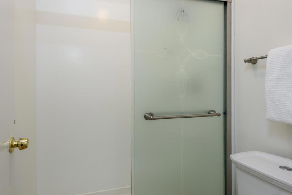 675 Sharon Park Drive 311 Property Photo 12
